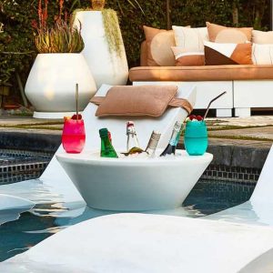Signature 22 Inch Round Polyresin End Table w/ Ice Bucket in White by Ledge Lounger
