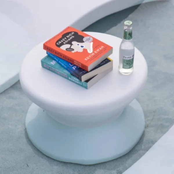 Signature 18 Inch Round Polyresin End Table in White by Ledge Lounger